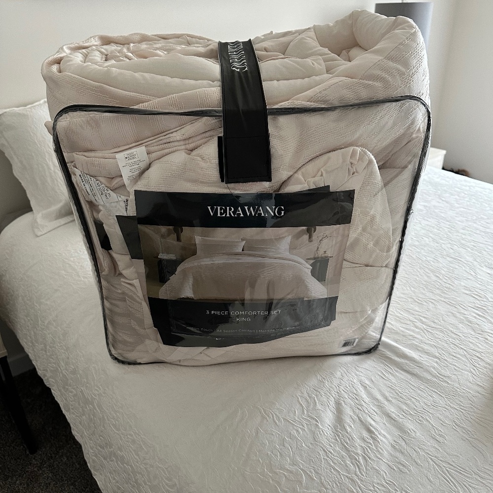 Vera Wang Comforter set
